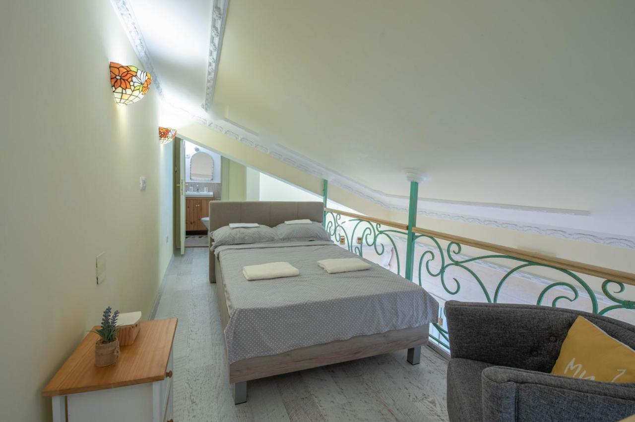 Rhizon Apartment Рисан Екстериор снимка