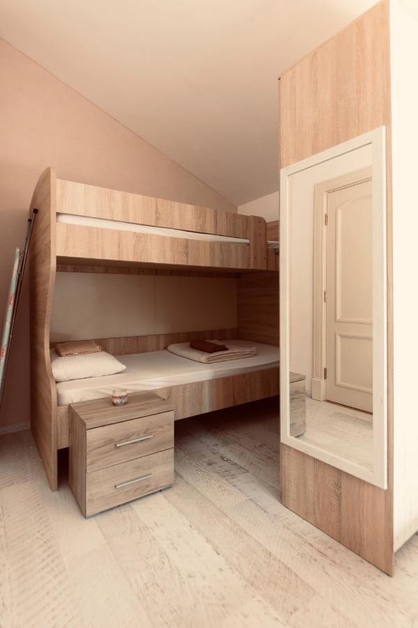 Rhizon Apartment Рисан Екстериор снимка
