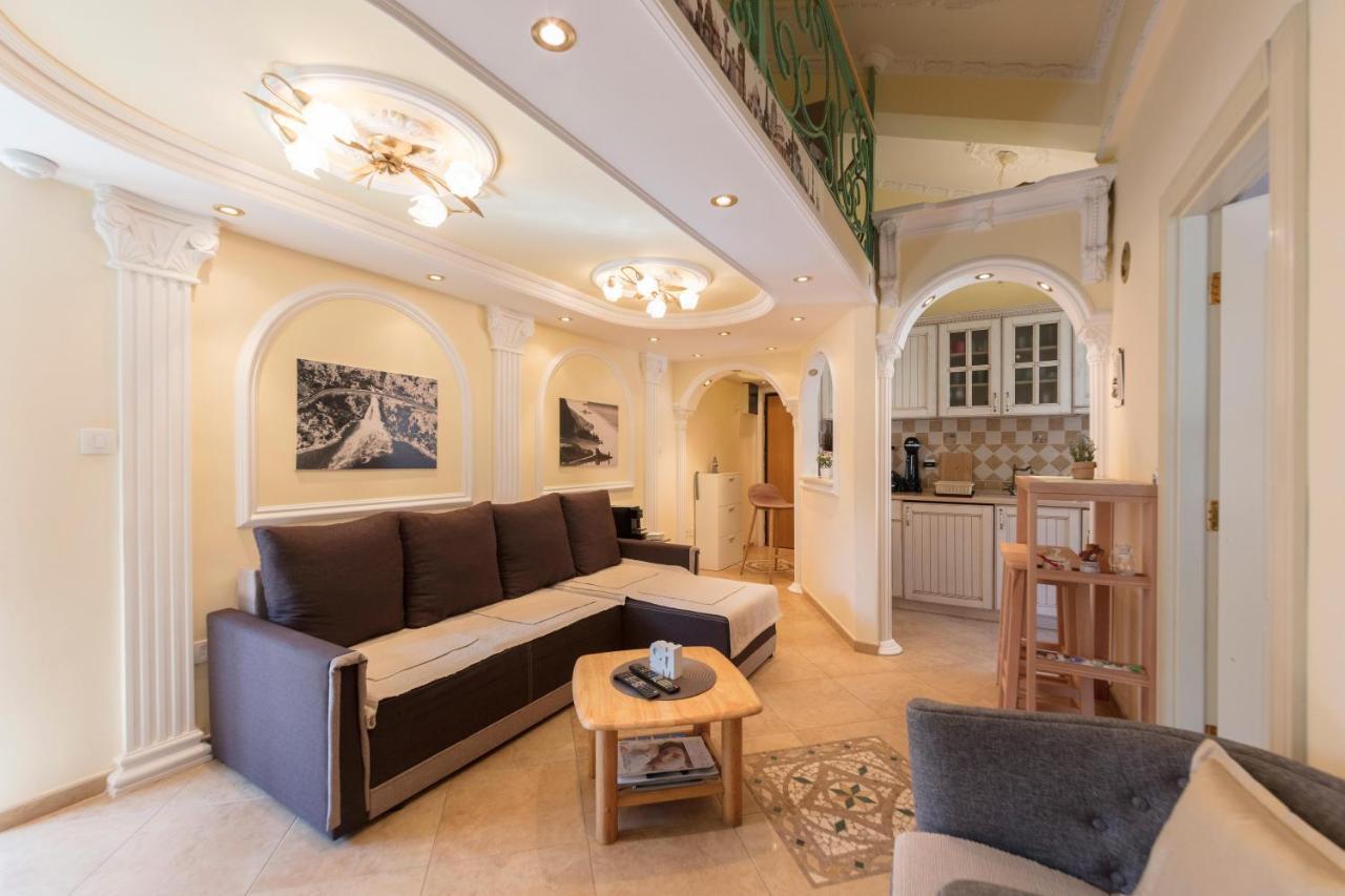 Rhizon Apartment Рисан Екстериор снимка